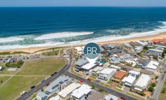 Merewether House | Relax in luxury and style with stunning ocean views at Merewether Beach Haven