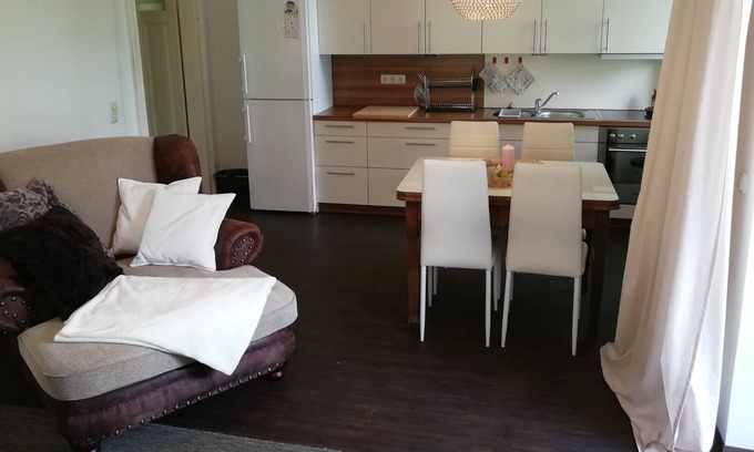 Striesen Apartment | .. relax in the countryside and yet central.