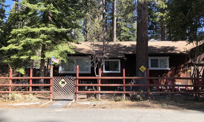 Tahoma House | Relax in the Tahoma woods at the Boundless Bear Cabin