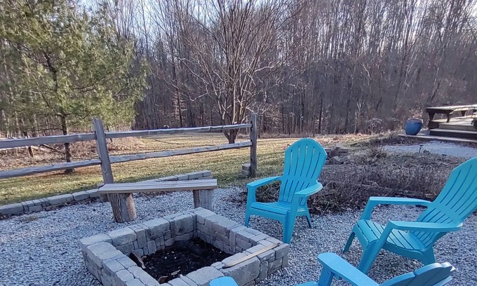 Logan Cottage | Relax in this beautiful, naturalist's retreat with WI-FI❤