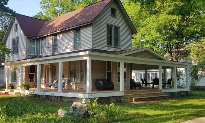 Frankfort House | Relax in your home; yards from the Frankfort Beach and the downtown attractions.