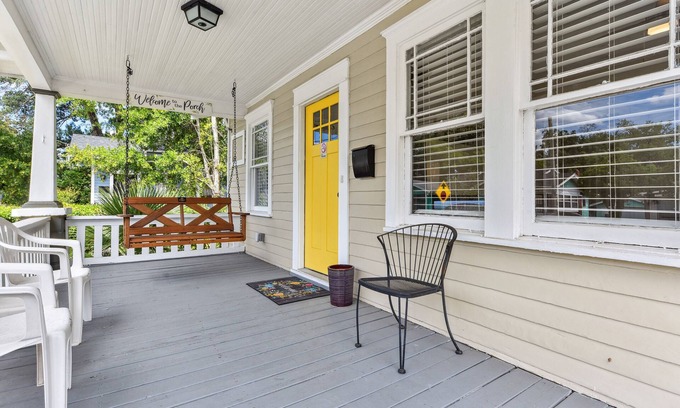 Springfield House | Relax on the Porch near Jacksonville Jaguar Stadium