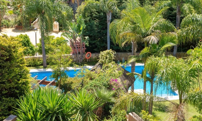 Marbella City Centre Cottage | RELAX ON YOUR OWN HOME CINEMA OR YOUR PRIVATE SAUNA!