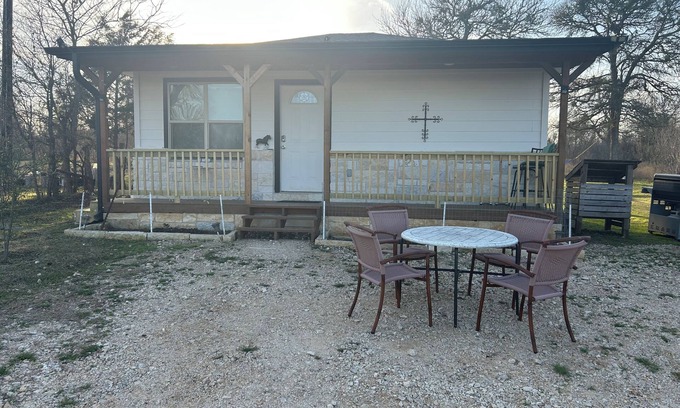 Paige Cabin | Relax & Recharge in Paige, Tx - 15 Acres, Fishing, and Farm Animals Await
