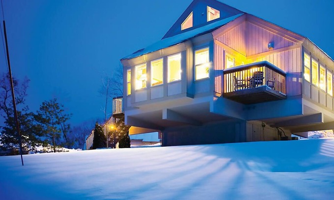 Wisconsin Dells Resort | Relax & Unwind! BGV's Christmas Mountain Village-3 BR 3 Bath Townhome