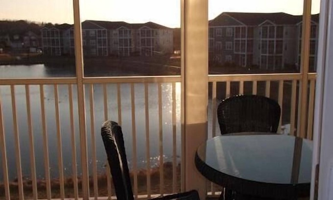 Historic District Condo | Relax & Unwind - Charming 2 Bedroom/2 Bath Condo with Screened in Porch