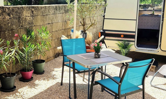 Beze House | Relaxation caravan near grotto and washhouse