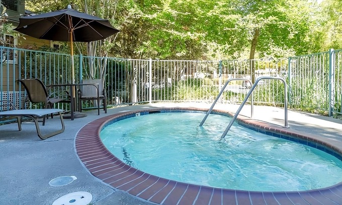 Napa Apartment | Relaxation in Napa Valley! 2 Spacious Units, Swimming Pool, Free Parking!