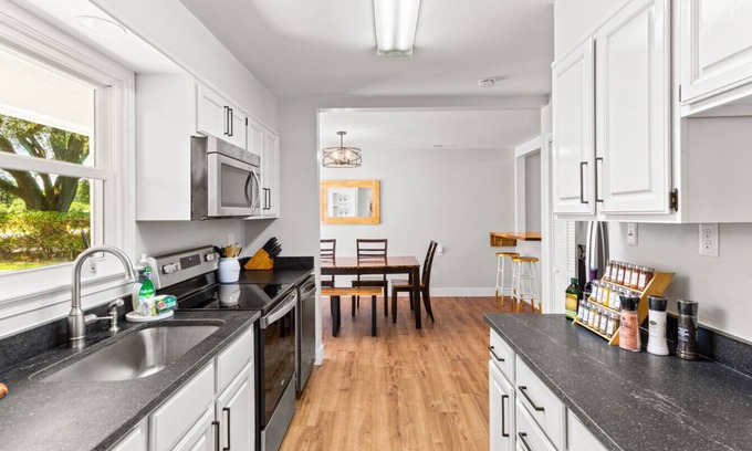 Port Wentworth House | Relaxing 4BR Home, Close to Downtown & Airport