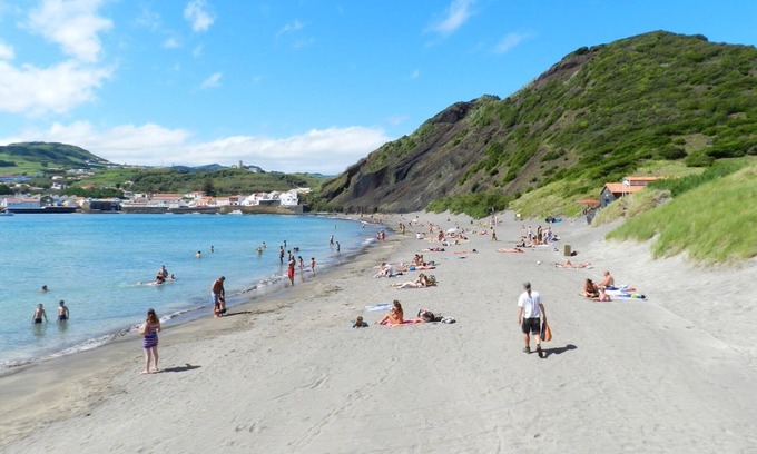 Horta Apartment | Relaxing Beachside 2 Bedrooms Apartment 1