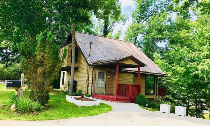 Oak Grove House | Relaxing Boone Lake house -close proximity to TRI-city/Bristol, Johnson City