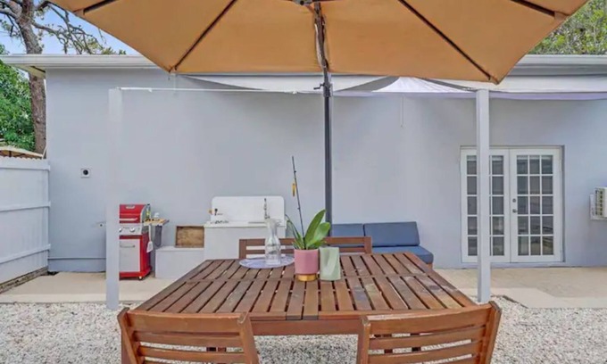Fort Lauderdale Apartment | Relaxing centric loft 10 min airport 15 to beach