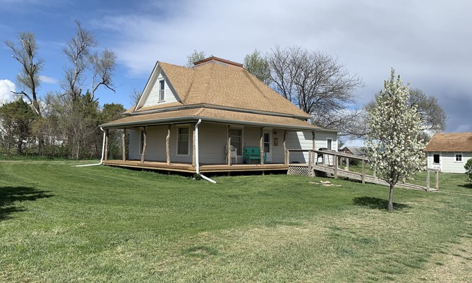 Formoso House | Relaxing Country Home: wide open spaces