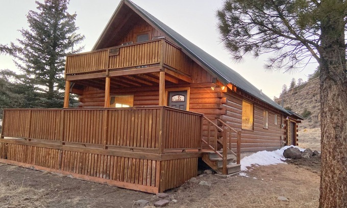 Rio Vista Estates Cabin | Relaxing, cozy cabin by Coller State Wildlife area