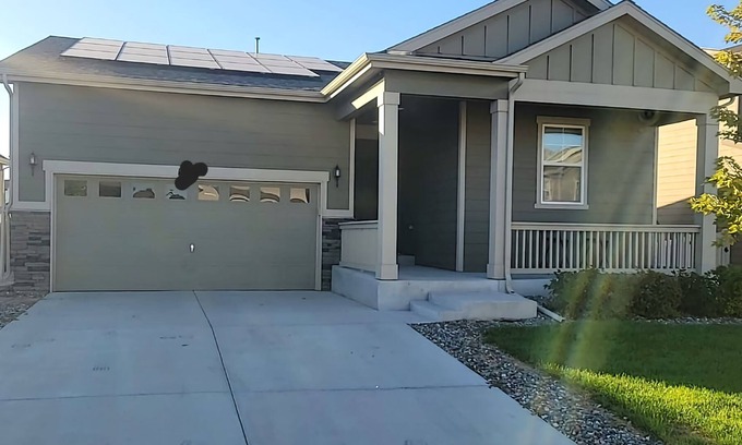 Belle Creek House | Relaxing Cozy Denver Suburb Home