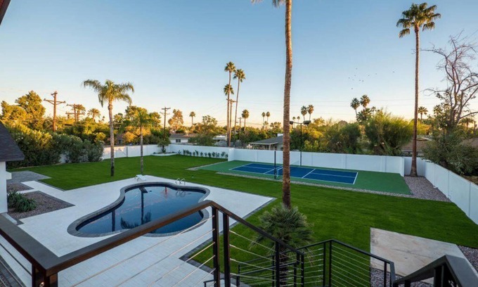 Arcadia House | Relaxing family neighborhood in multi million dollar home