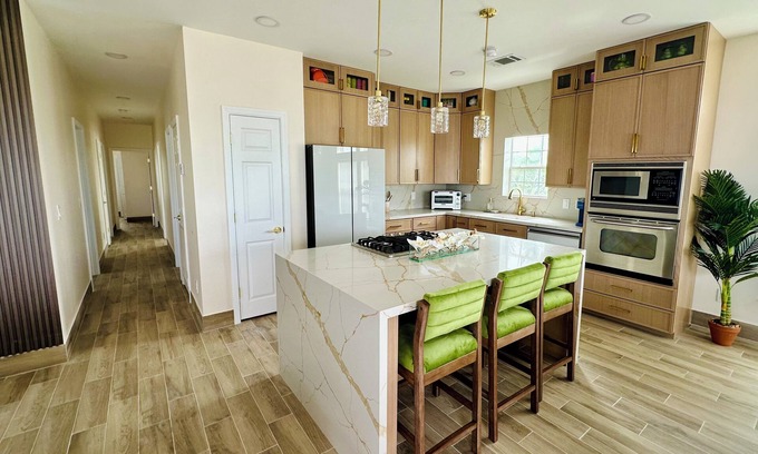 Cross Key Waterways House | Relaxing Getaway & Outdoor Paradise - Entire Home in Key Largo