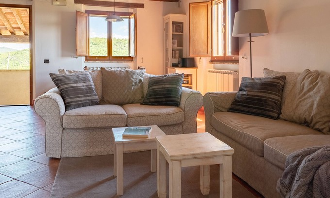 San Giovanni del Pantano Apartment | Relaxing hillside family accommodation with pool
