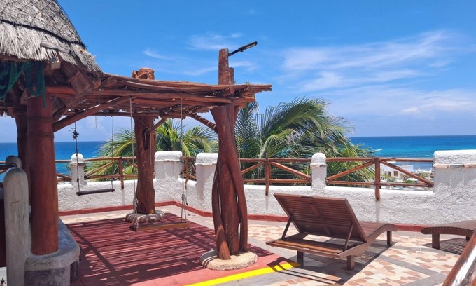 La Gloria Apartment | Relaxing Island Stay with Rooftop Views