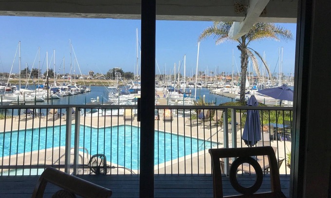 Hollywood Condo | Relaxing, luxurious condo overlooking Channel Islands Harbor