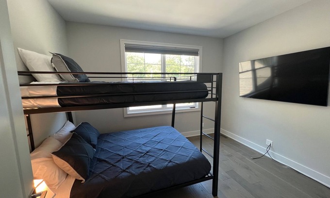 Grand Haven Cottage | Relaxing Modern Cottage in Grand Haven