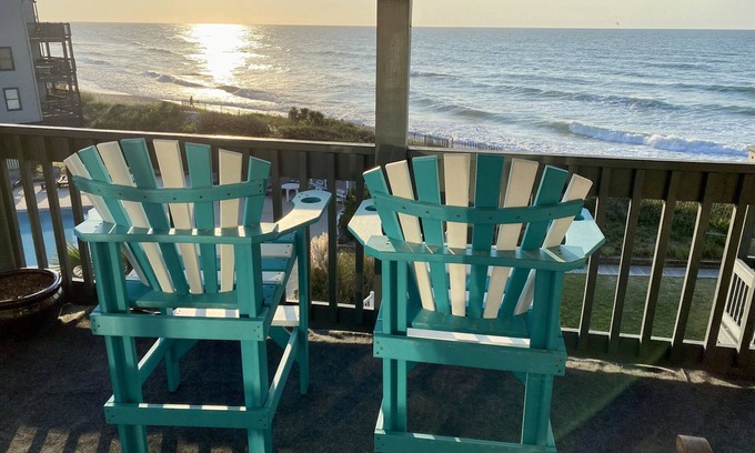 Sneads Ferry Condo | Relaxing Oceanfront Condo w Priv Beach Access, Pool, Elevator. Linens Included