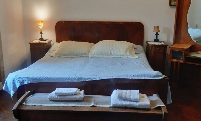 Gara de Nord Bed & Breakfast | Relaxing, romantic double suite close to the Gara de Nord, ideal for lovers