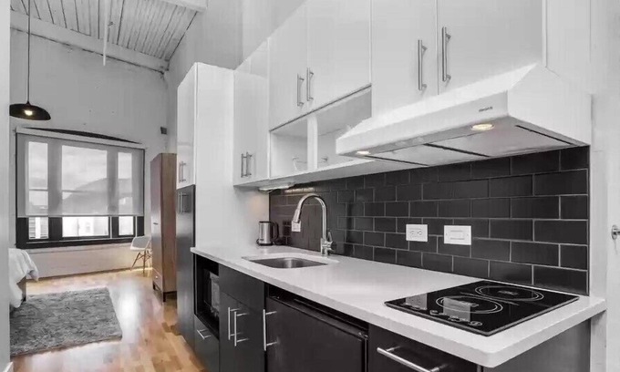 Downtown Hartford Apartment | Relaxing Space Downtown - Parking Included - Next To XL Center