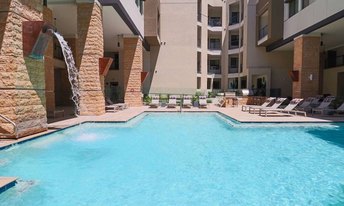 North Scottsdale Condo | Relaxing Stay w/Private Patio》King Bed》Games 》BBQ