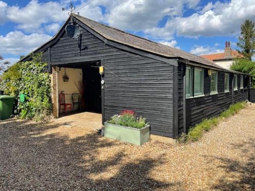 Stow Bardolph House | Remarkable 2-Bed Barn in Downham Market