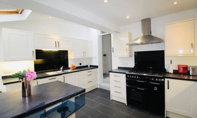 Bath House | Remarkable 3-Bed House in Bath