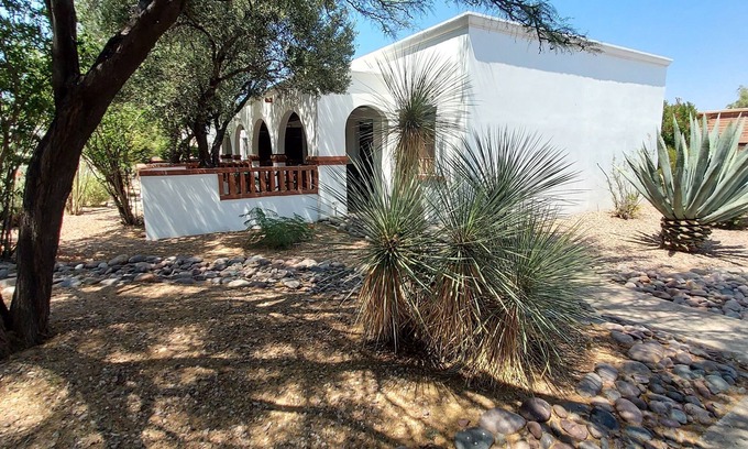 Green Valley Villa | Remodel-2 Bdrm Patio Villa near Pool