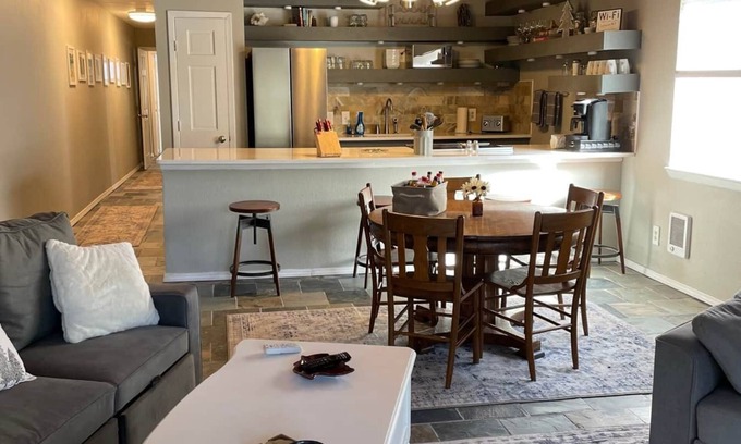Angel Fire Condo | Remodel Spacious -vaulted 1100 sqft two blocks from slopes-w/d in unit.