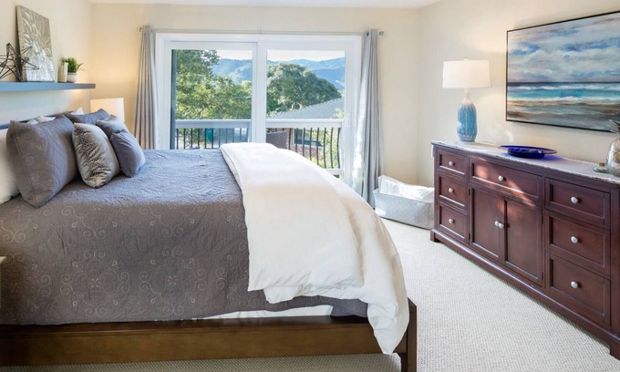 Carmel House | Remodeled 2 bedroom/2bath Carmel Guesthouse with Spectacular Views!