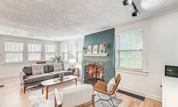 Indianapolis House | Remodeled Broad Ripple Bungalow Near Monon Trail