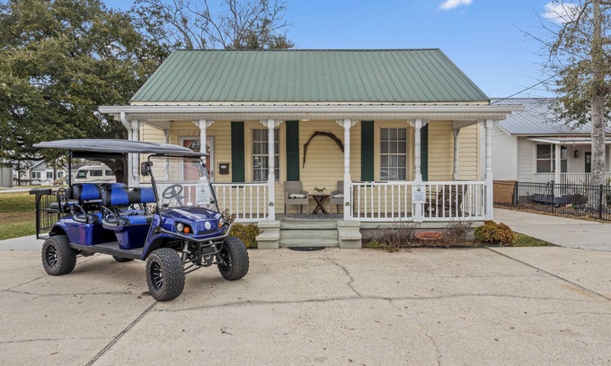 Ocean Springs Cottage | Remodeled Downtown O.S. with Gameroom on GOVT Street; Golf Cart Available