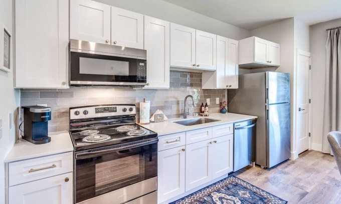 Stillwater Condo | Remodeled OSU Studio By Stadium