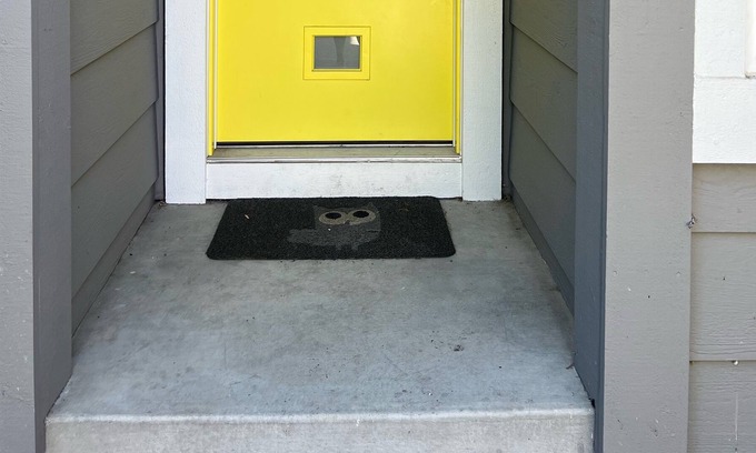 Petaluma House | Remodeled pet friendly holiday house, central to wine and coast!