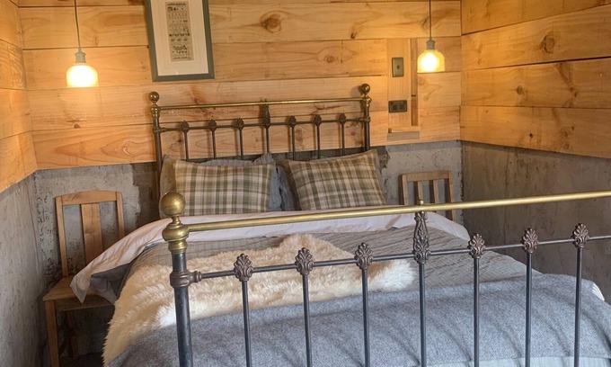 Southland Cabin | Remodeled Rural farm hut in Central Southland - 40 mins from Invercargill