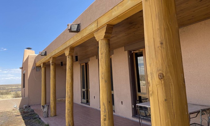 Hagerman House | Remote desert get-away