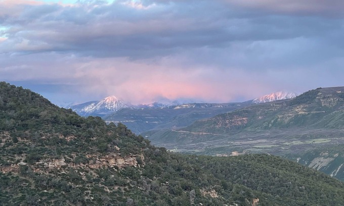 Paonia House | Remote privacy minutes to town