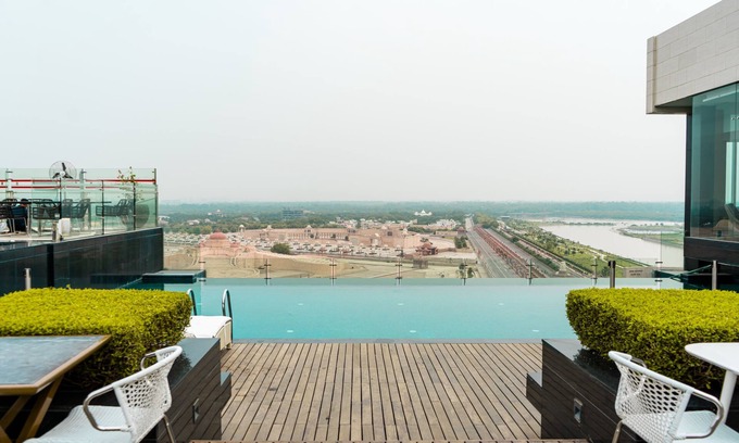 Gomti Nagar Hotel | Renaissance Lucknow Hotel