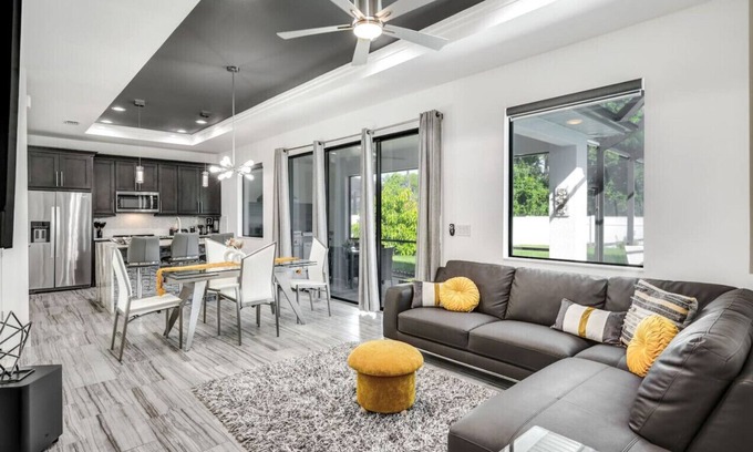 Bonita Springs House | Renaissance Oasis Retreat
