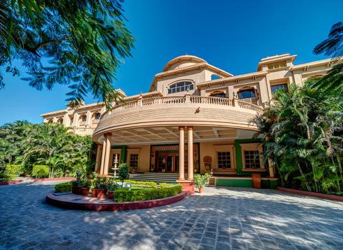 Shirdi Hotel | Renest Shraddha Inn - Shirdi