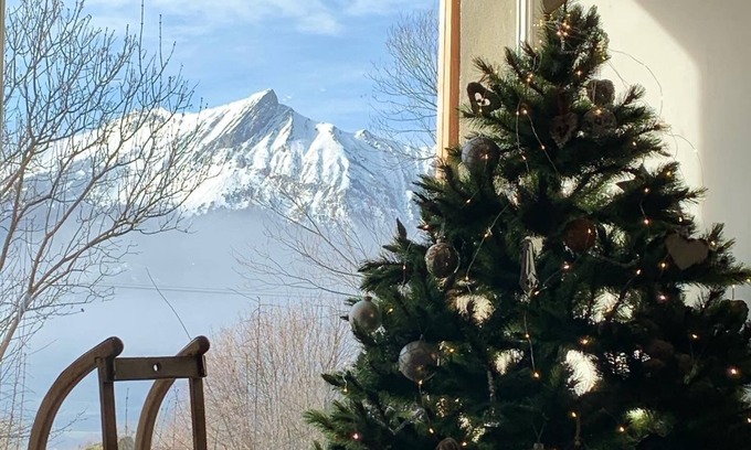 Saint-Julien-en-Champsaur Ski Chalet | Renovated farmhouse, mountain view, close to ski resorts, brazier, garden, quiet area