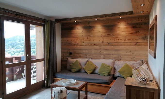 Les Avanchers-Valmorel Apartment | Renovated 3-room apartment, cosy mountain setting, at the foot of the slopes, magnificent valley view