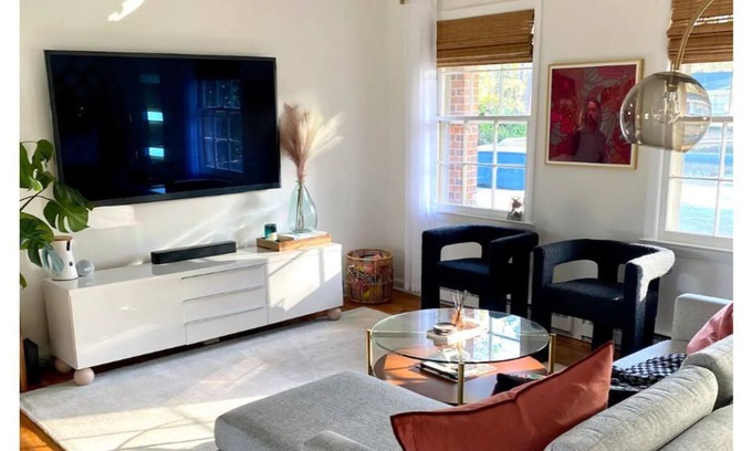 Myrtle Grove House | Renovated 1970’s Brick Rancher - 10 miles to the beach!