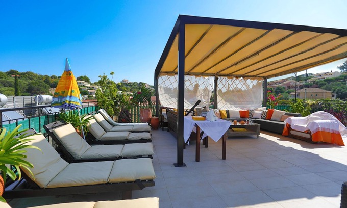 Kassiopi Apartment | Renovated 2-Bed Gem in Kassiopi's Vibrant Tourist Village, WiFi, Terrace