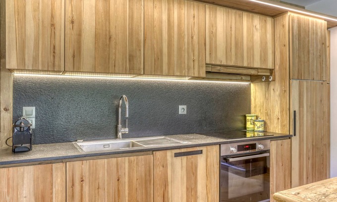 Le Planellet Apartment | Renovated 2-Bedroom Apartment in Megève Centre with Balcony, Fireplace, and Covered Parking