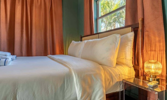 Bay Esplanade Apartment | Renovated 2025 - Retro Beach Oasis with Color Pop